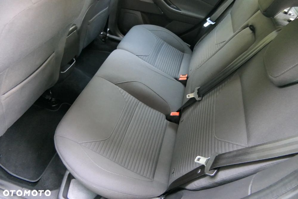 Ford Focus ver-turnier-1-5-ecoblue-start--stopp--system-titanium-style - 19