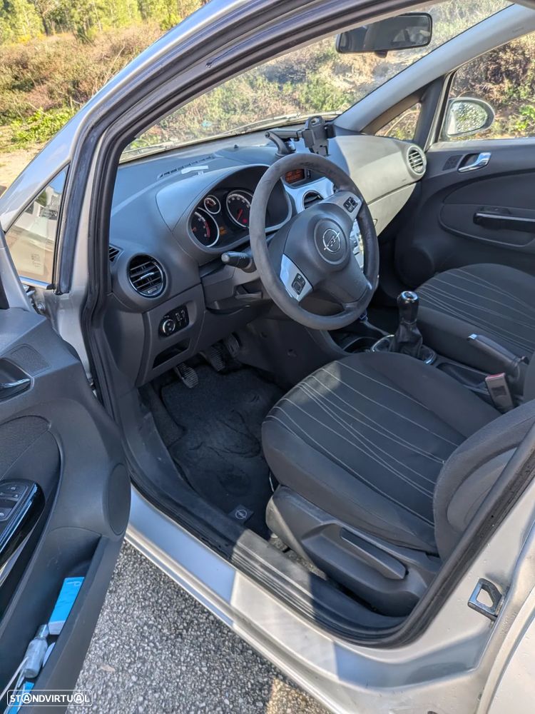 Opel Corsa 1.2 Cosmo 111 - 4