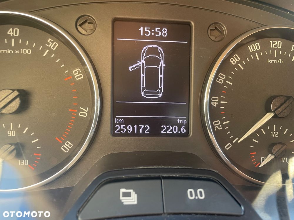 Skoda Fabia 2014 photo 5