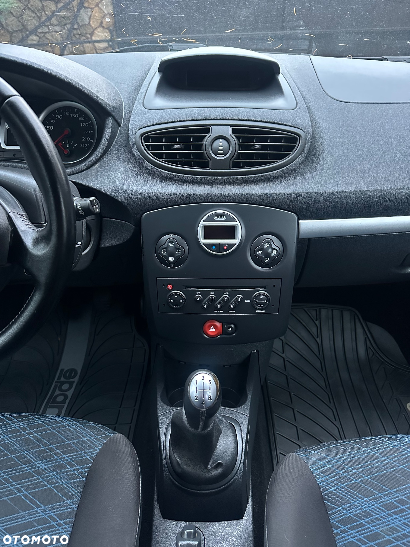 Renault Clio 1.2 16V Privilege - 16