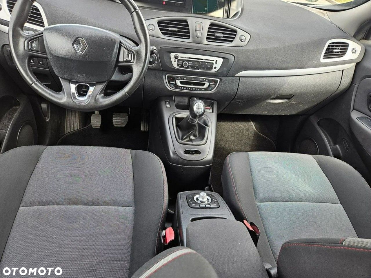 Renault Grand Scenic - 10