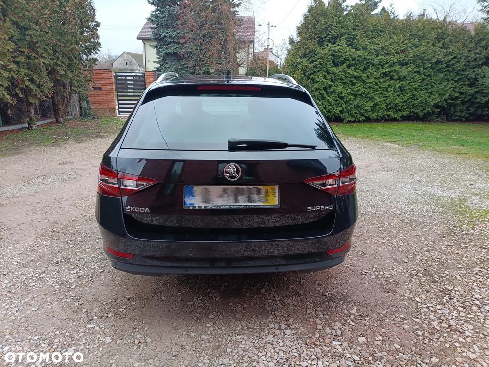 Skoda Superb 2.0 TDI DSG Premium Edition - 5