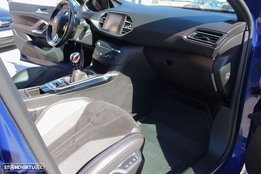 Peugeot 308 1.6 e-THP GTi - 41