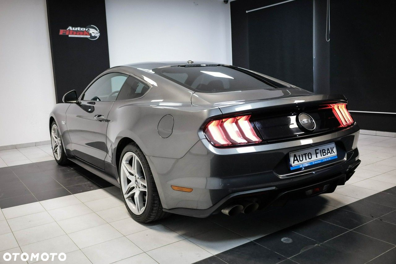 Ford Mustang 5.0 V8 GT - 12
