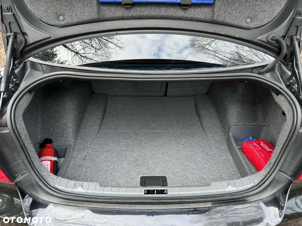 BMW Seria 3 318i - 23