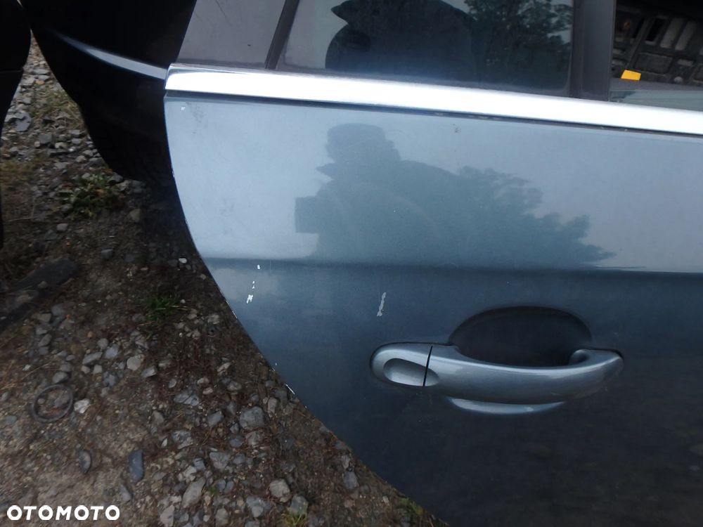 Drzwi prawe i lewe VW Golf V kombi La6R - 2