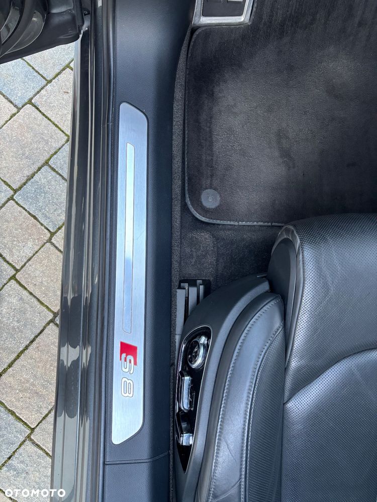 Audi S8 4.0 TFSI Quattro - 29