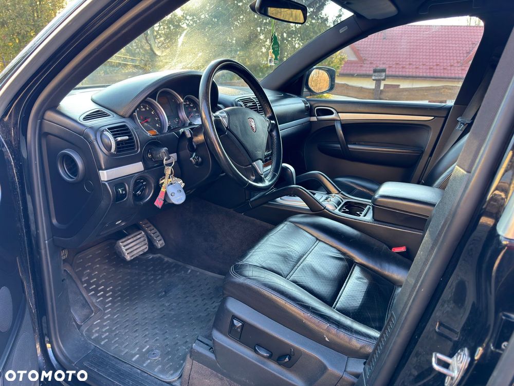 Porsche Cayenne - 12