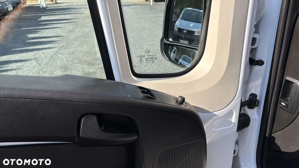 Opel Movano - 11