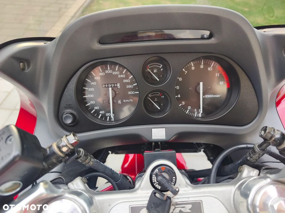 Honda CBR - 24
