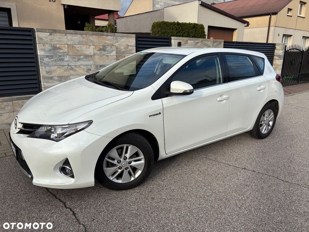 Toyota Auris 1.8 HSD Luna - 1