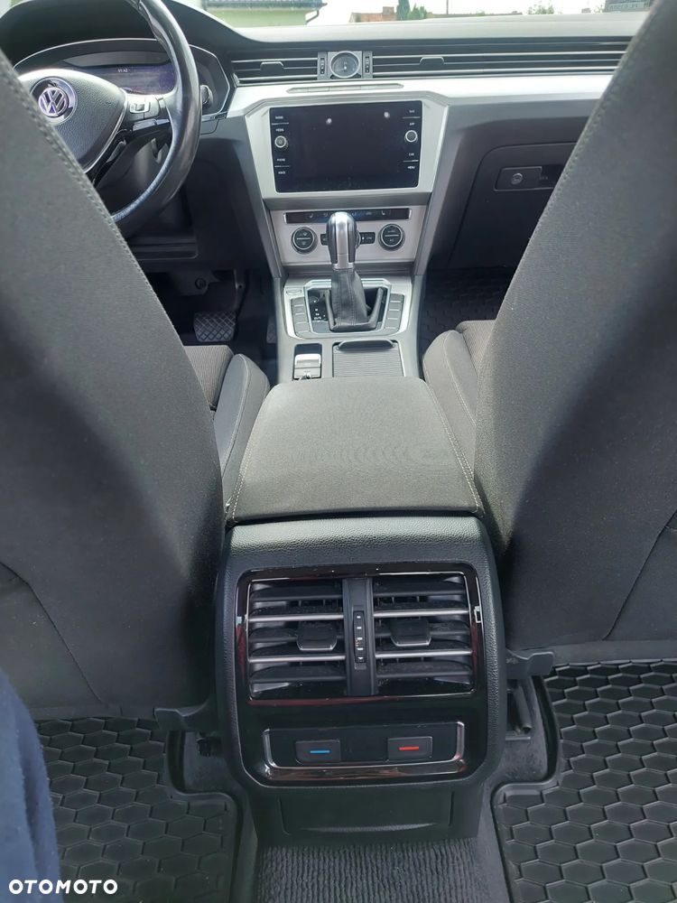 Volkswagen Passat 2.0 TDI BMT Comfortline DSG7 - 11