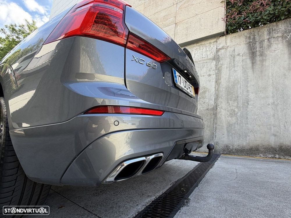 Volvo XC 60 2.0 T8 PHEV R-Design AWD - 17