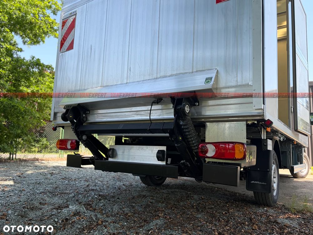 Renault MASTER Nowy Kontener + Winda 750KG - 11