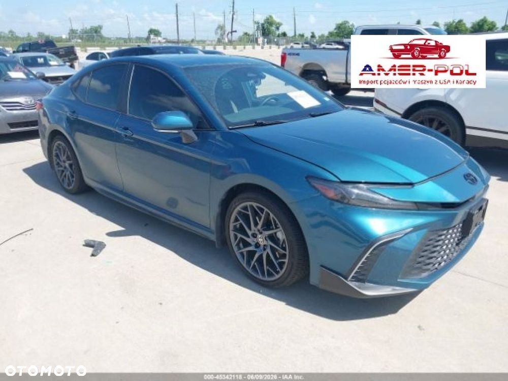 Toyota Camry - 1