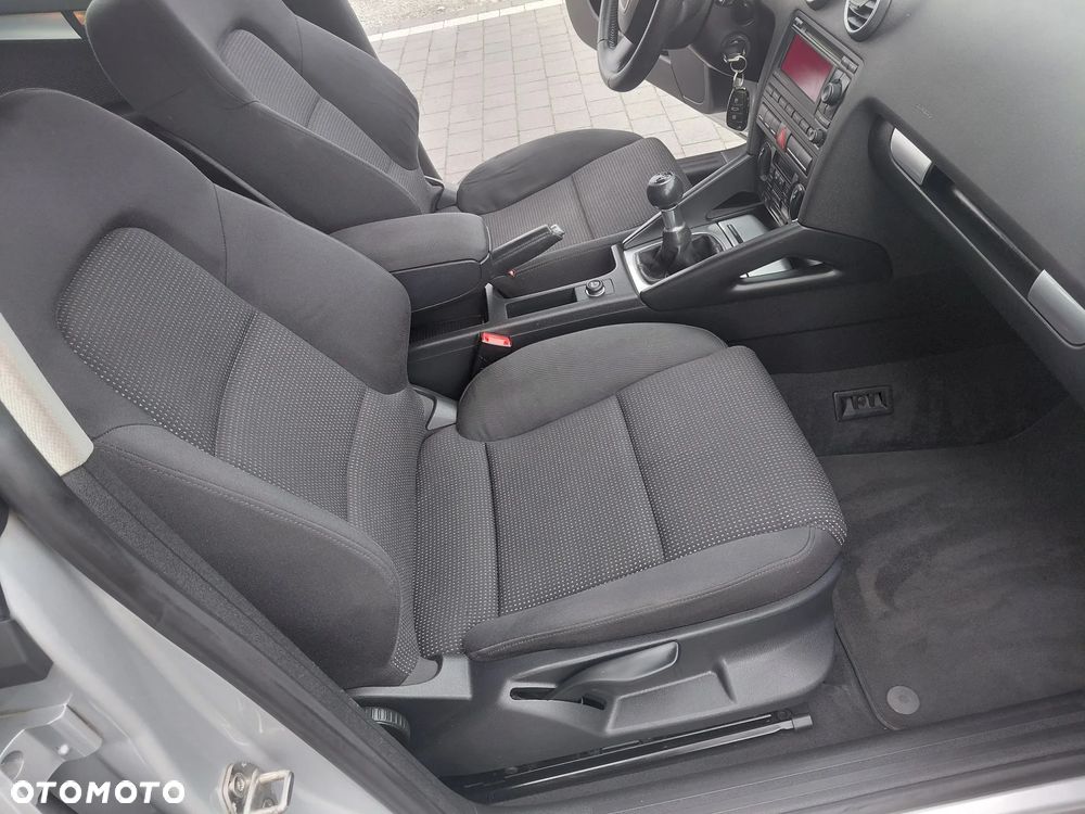 Audi A3 Sportback 2.0 FSI Attraction - 12