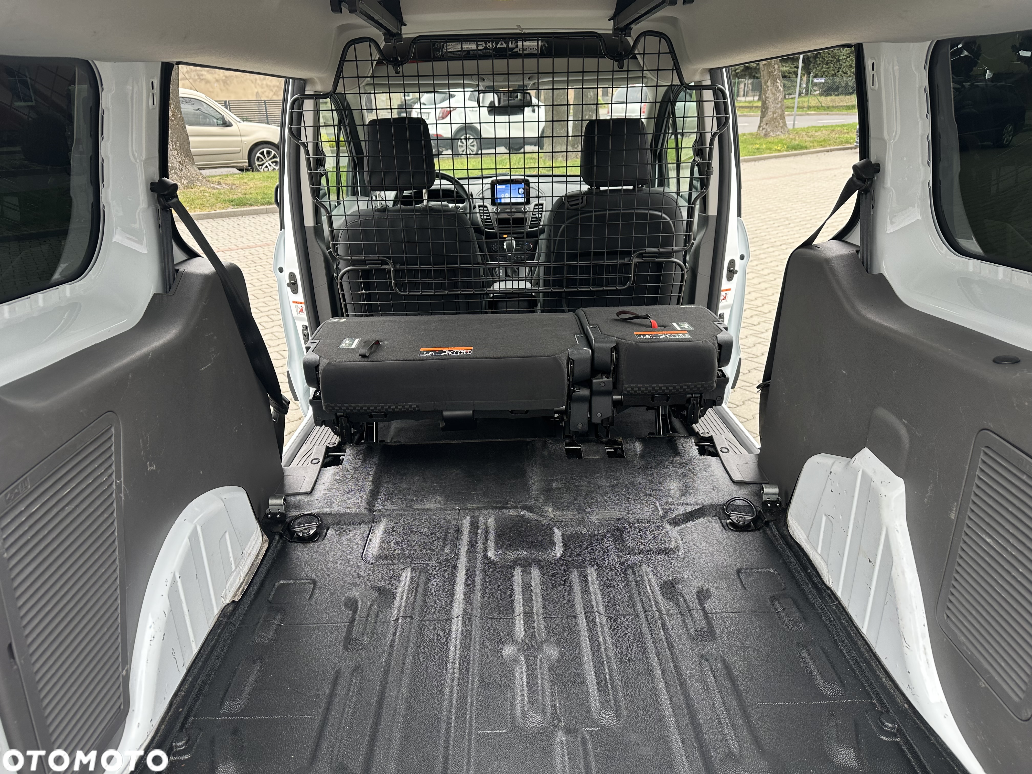 Ford Transit Connect - 17