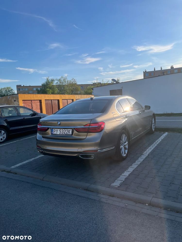 BMW Seria 7 740e iPerformance - 5