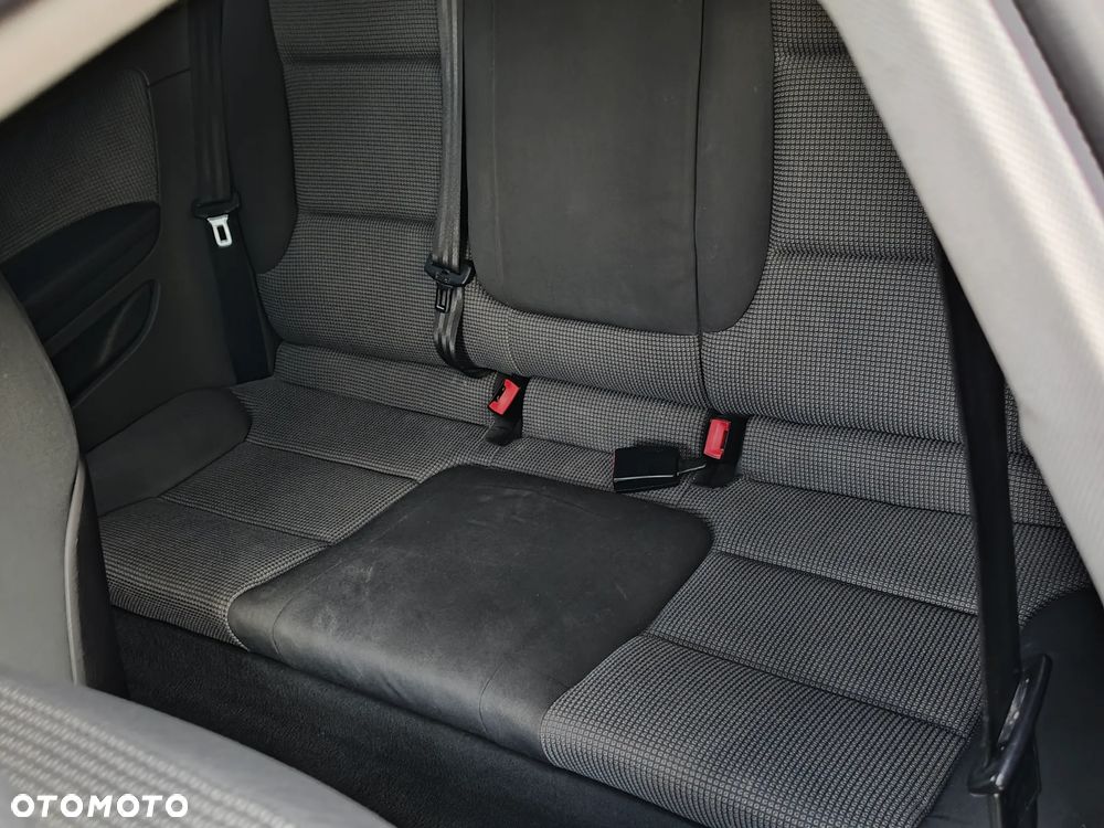 Audi A3 3-drzwiowe 1.9 TDI Ambiente - 8