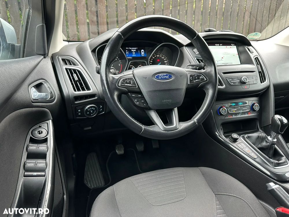 Ford Focus 2.0 EcoBlue Start-Stopp-System TITANIUM - 17