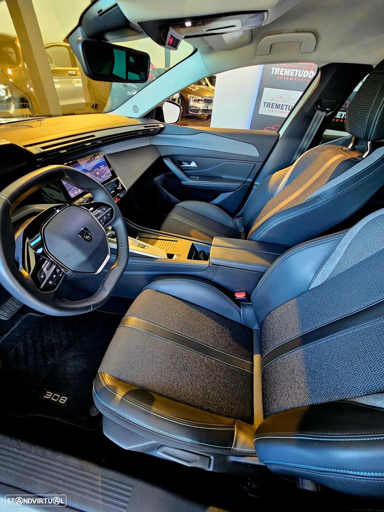 Peugeot 308 PureTech 130 EAT8 Allure - 23