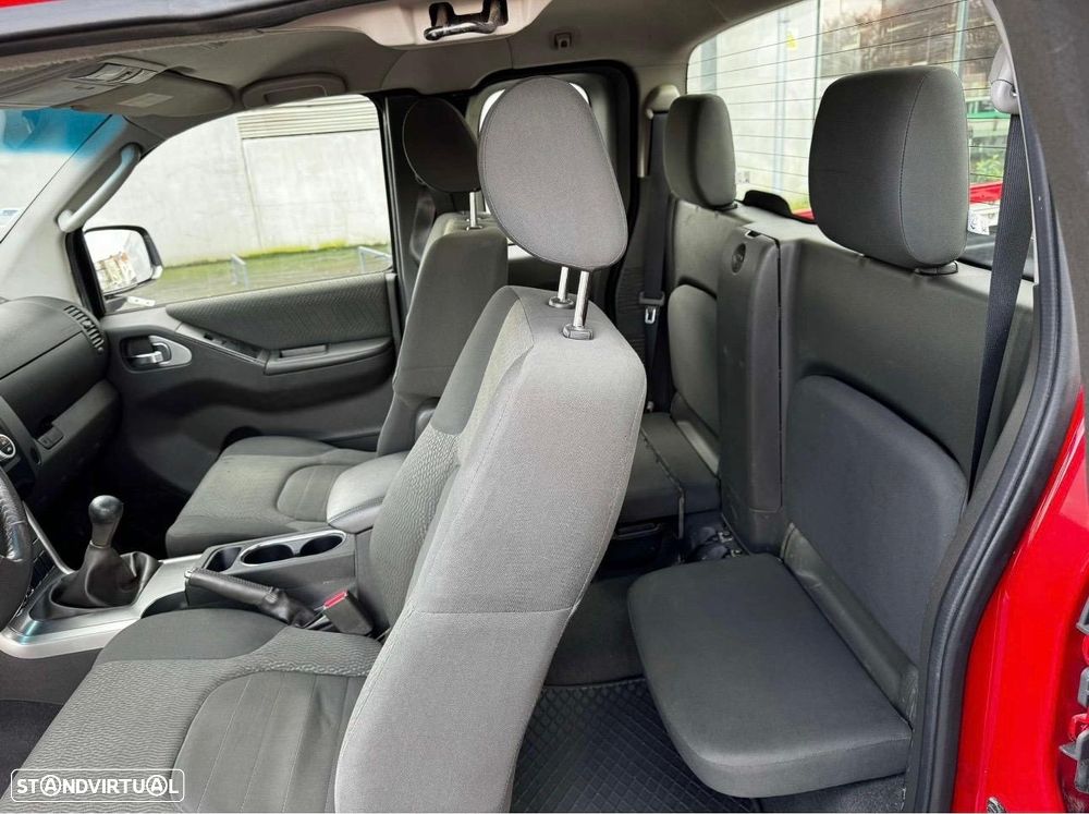 Nissan Navara 2.5 dCi KC SE 4WD - 9