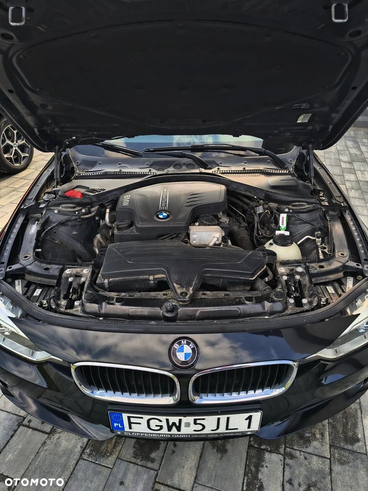 BMW Seria 3 320i Luxury Line - 9