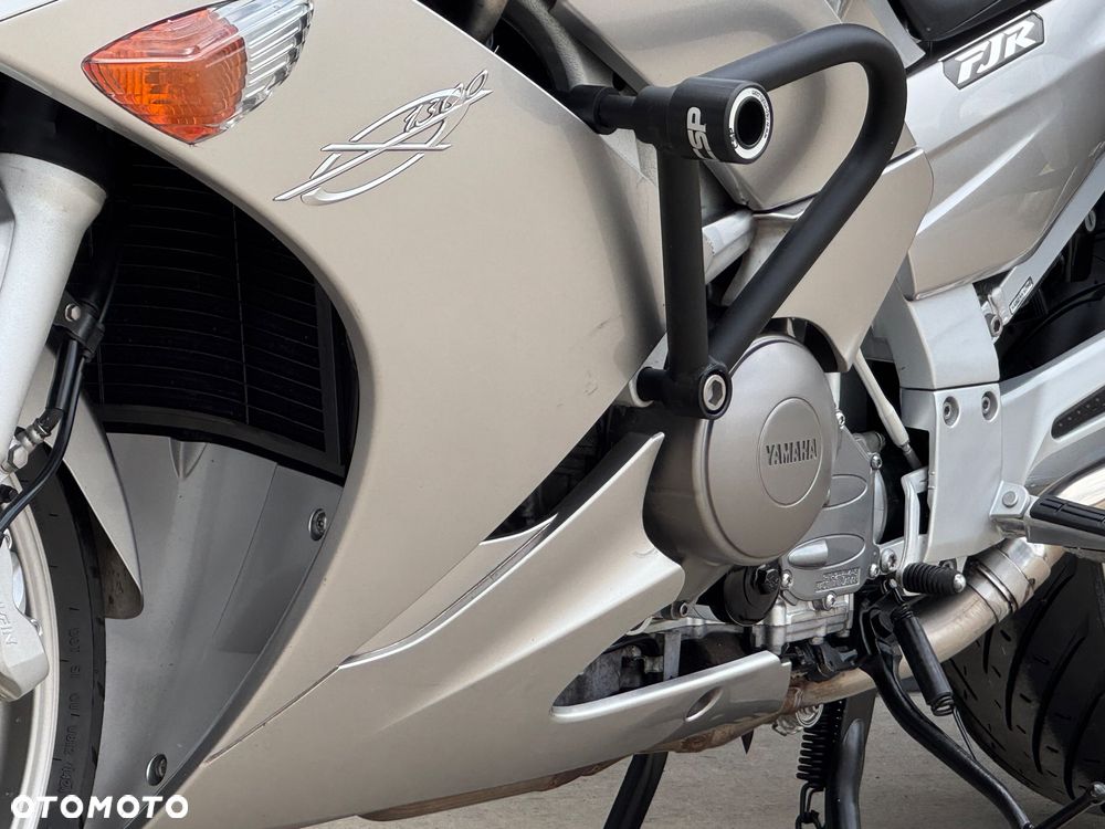 Yamaha FJR - 23