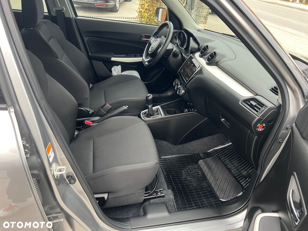 Suzuki Swift 1.2 Premium Plus - 34