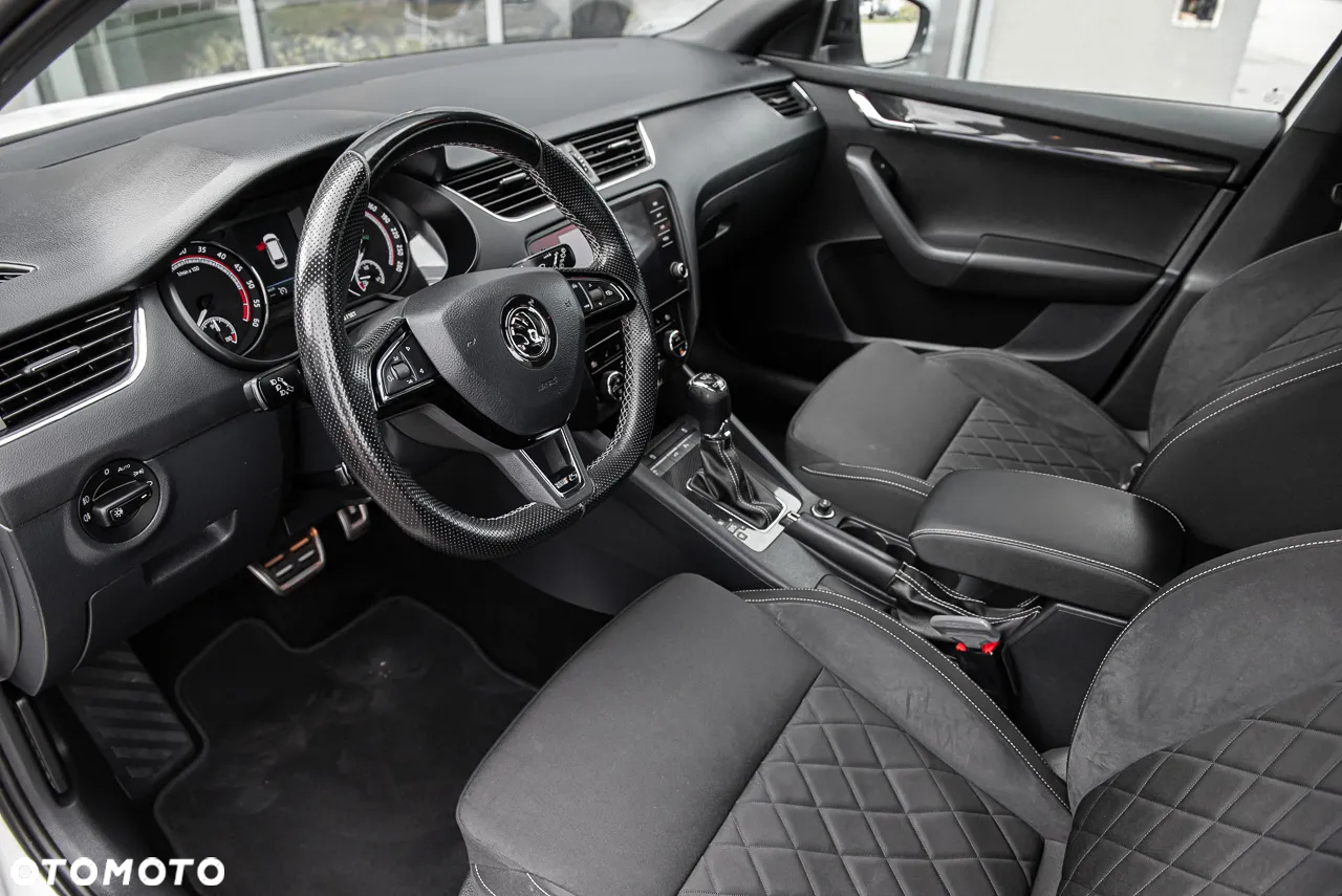 Skoda Octavia Combi 2.0 TDI DSG RS - 15