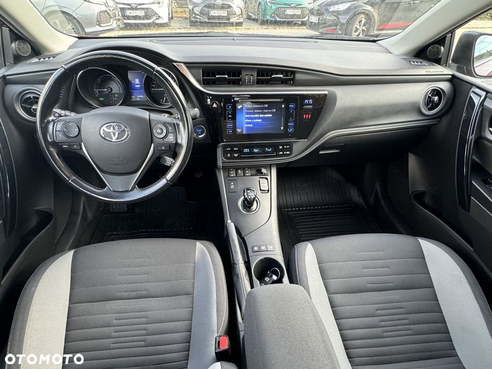 Toyota Auris - 11