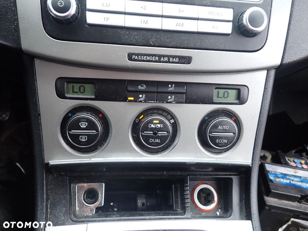 CZĘŚCI - Vw Passat B6 1,9 TDI 105KM BLS KOMBI 5B HNV lakier LA7T 2006r. INDEX - 9790 - 12