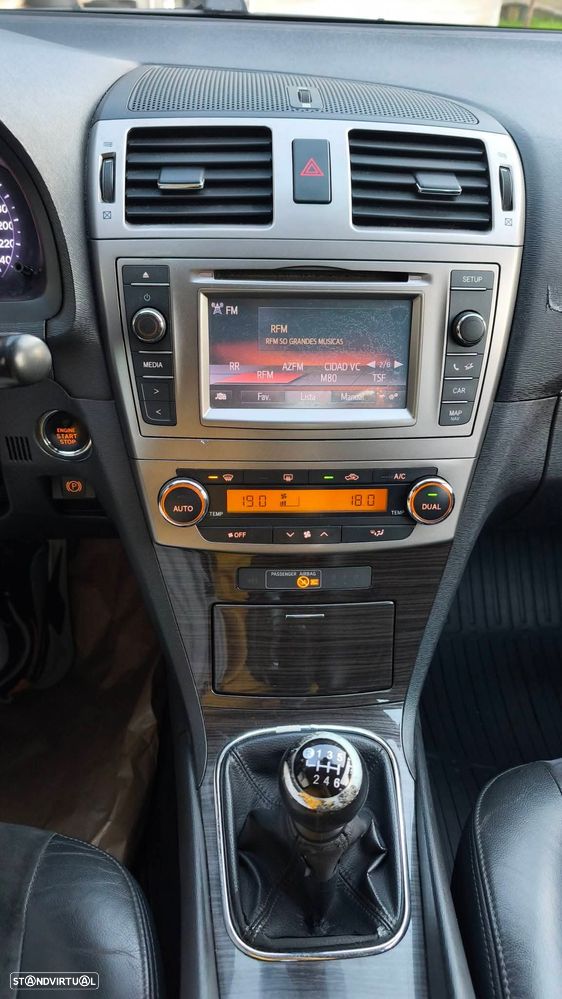 Toyota Avensis SD 2.0 D-4D Luxury - 12