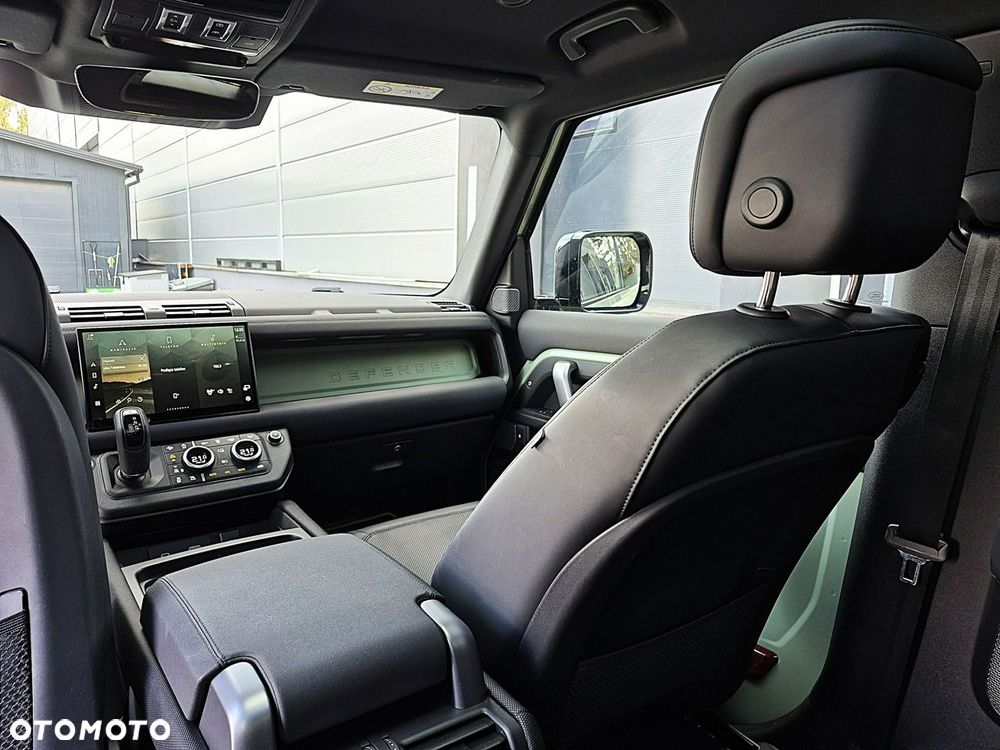 Land Rover Defender 90 D300 75th Limited Edition - 31