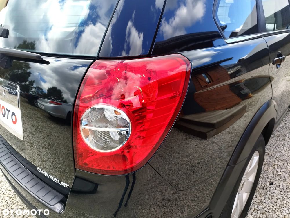 Chevrolet Captiva 2.4 LS 5os - 10