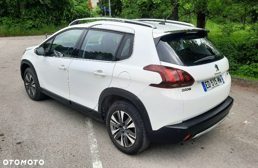Peugeot 2008 1.2 Pure Tech Allure S&S - 8