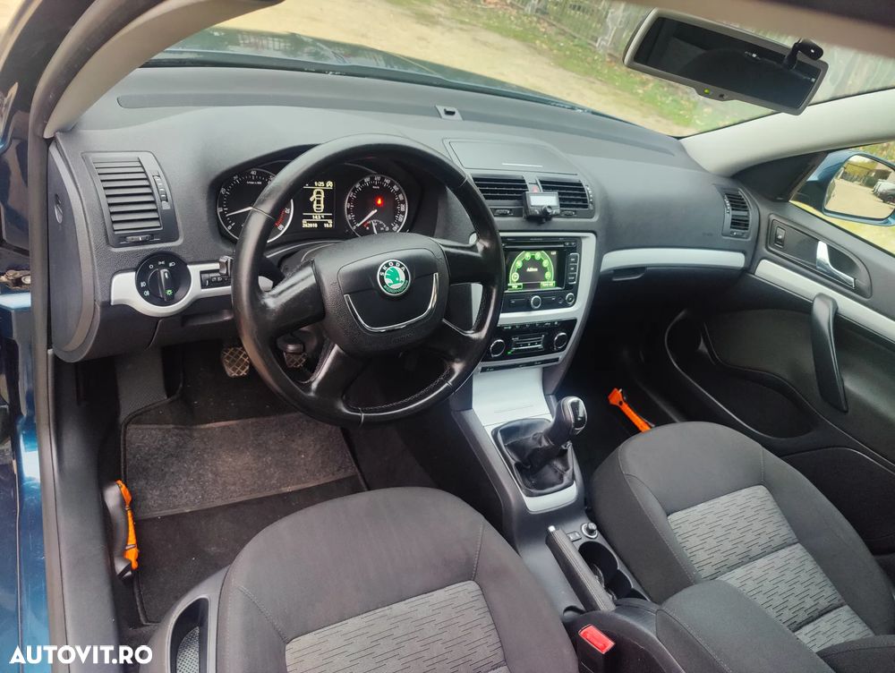 Skoda Octavia 1.4 TSI Bussiness - 8