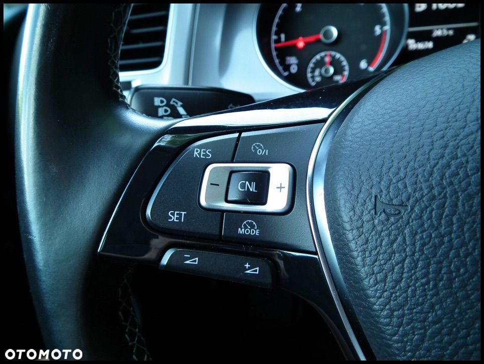 Volkswagen Golf Variant 2.0 TDI BlueMotion Technology Lounge - 18