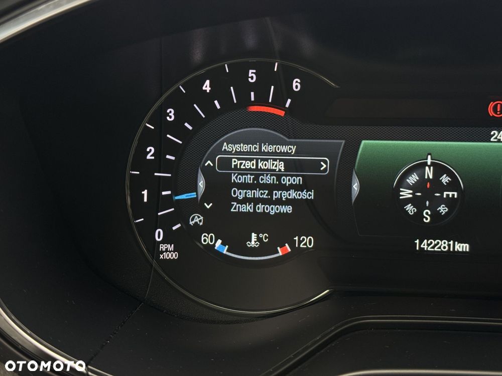 Ford Mondeo - 38