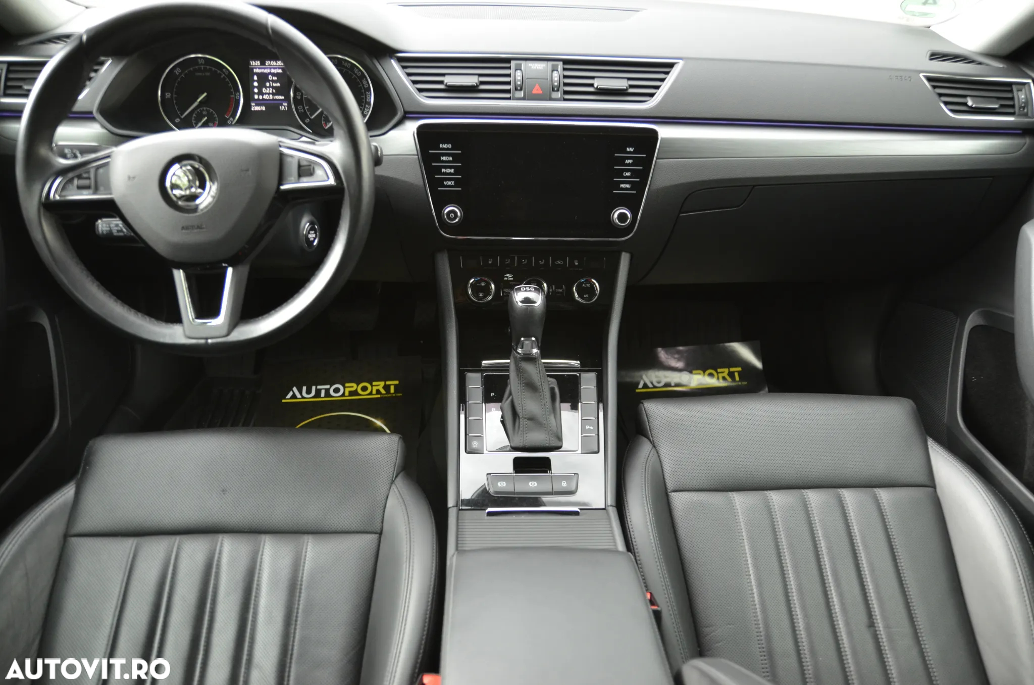 Skoda Superb 2.0 TDI DSG Style - 10