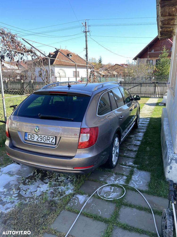 Skoda Superb 2.0 TDI Elegance - 6