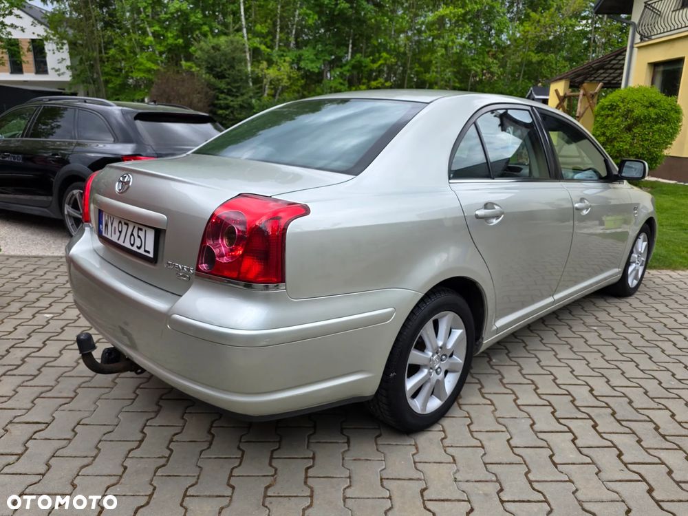 Toyota Avensis 2.0 D-4D Sol - 3