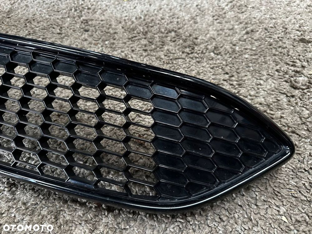 FORD FOCUS MK3 GRILL ATRAPA KRATKA PRZÓD 2014- F1EJ-8200-A1 - 4
