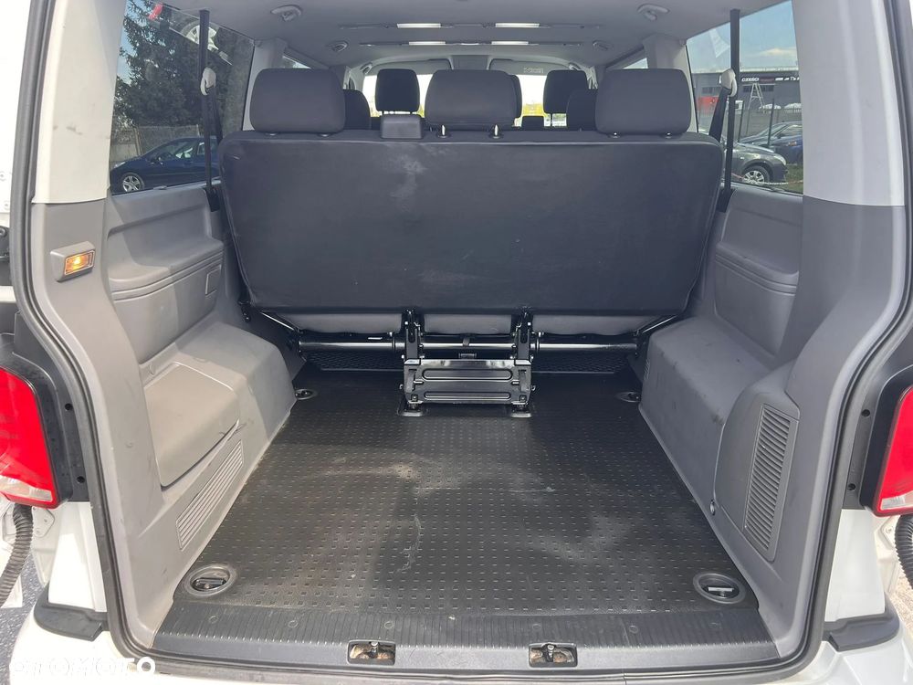 Volkswagen Caravelle - 15