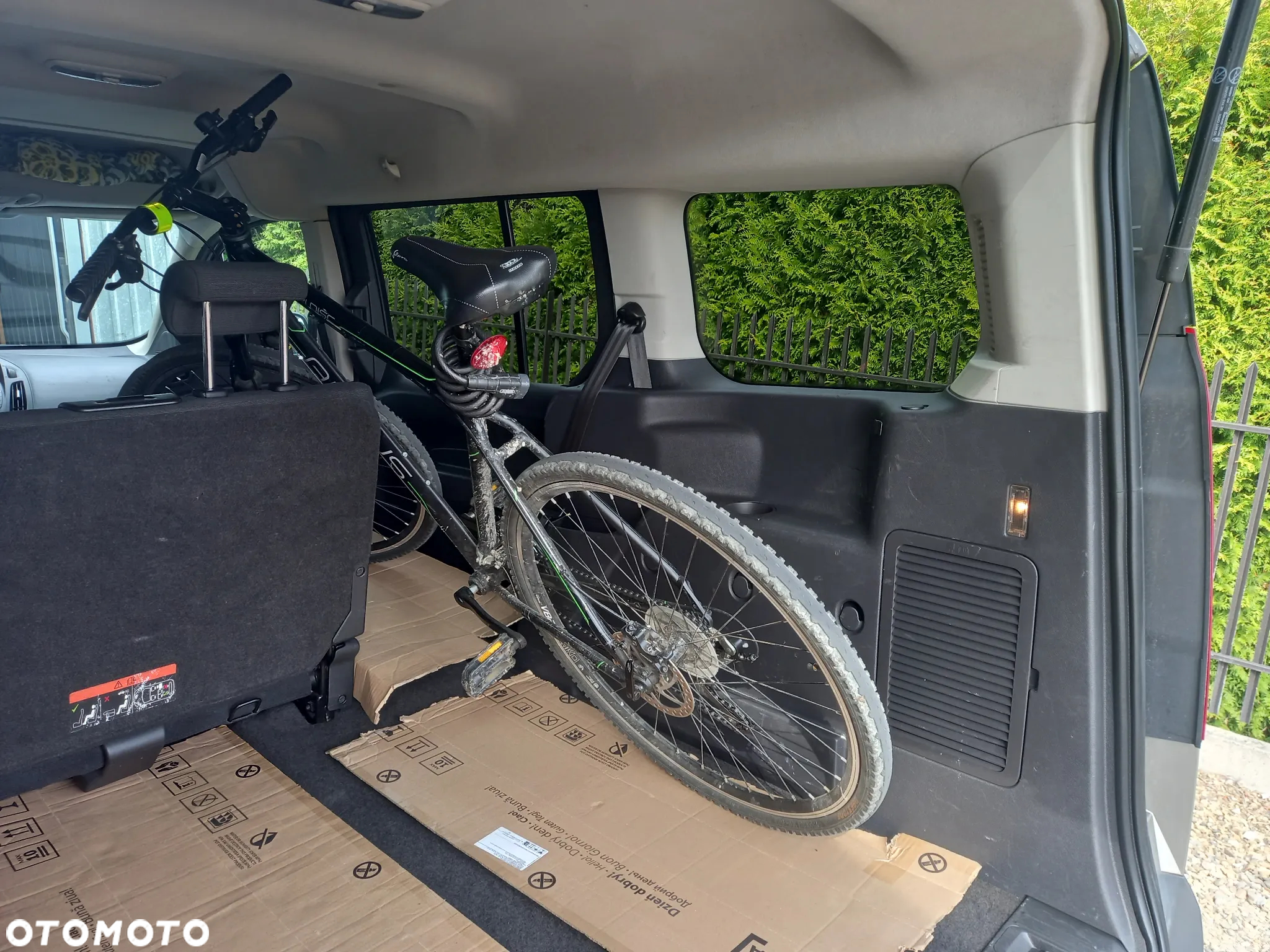 Ford Tourneo Connect Grand - 34