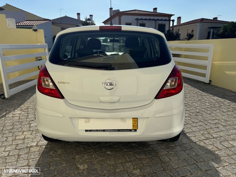 Opel Corsa 1.2 Cosmo - 27