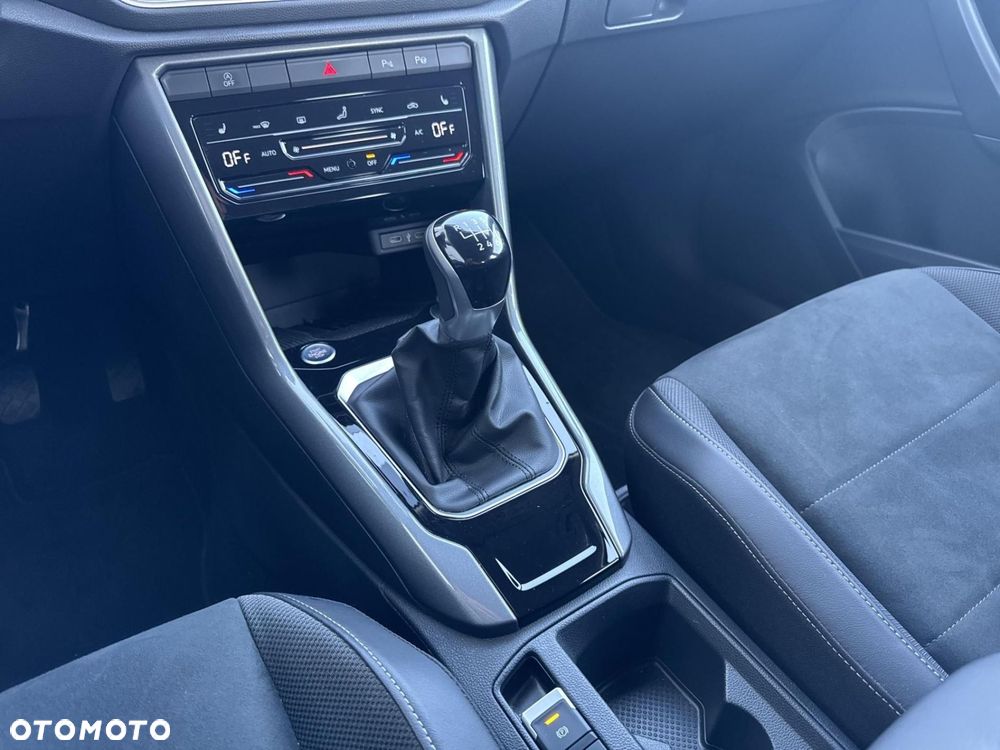 Volkswagen T-Roc - 16