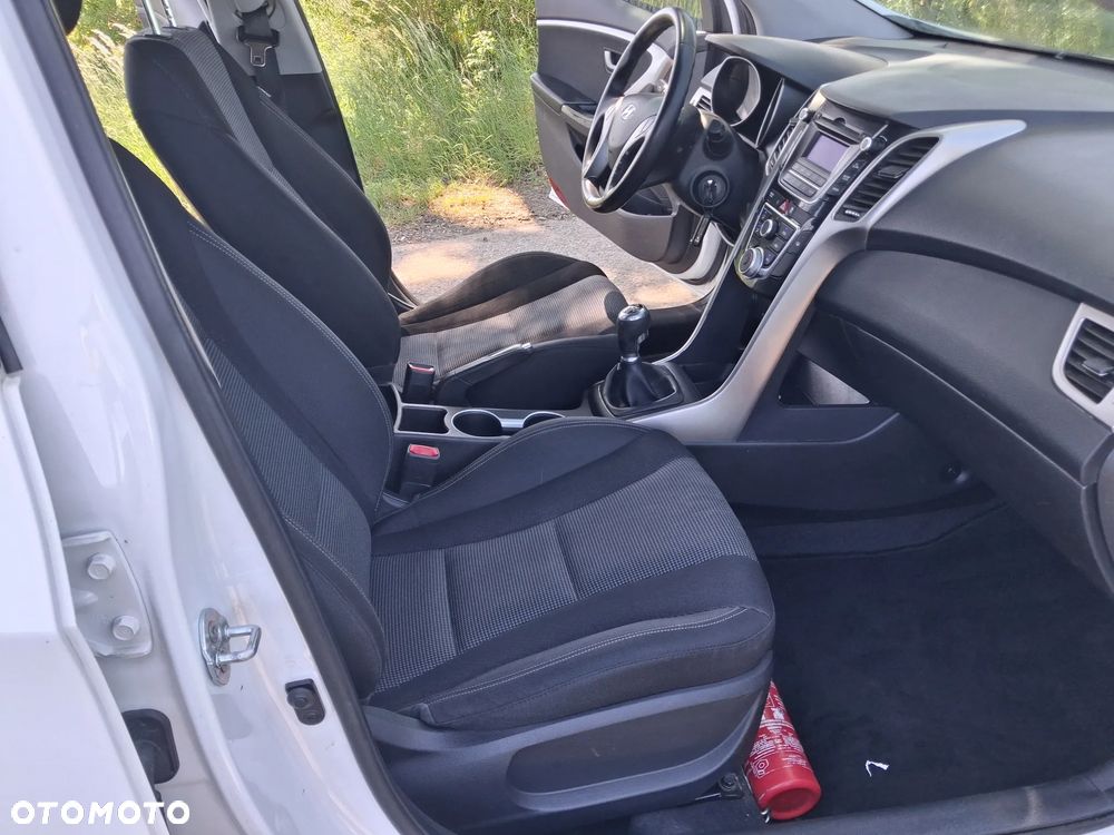 Hyundai i30 blue 1.6 CRDi Classic - 14