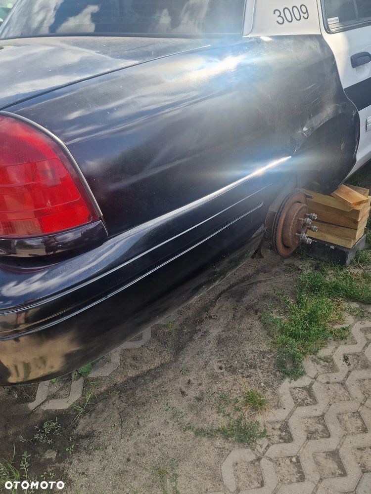 Ford Crown Victoria Police Tylny Most 2008 Rok - 1