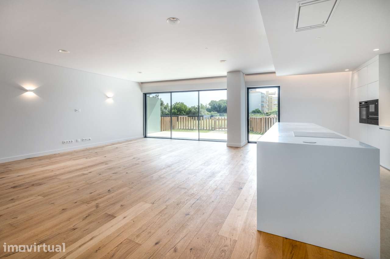T4 de Luxo em Carcavelos com Terraço, Jardim e Condomínio de Excelênci - Grande imagem: 3/60